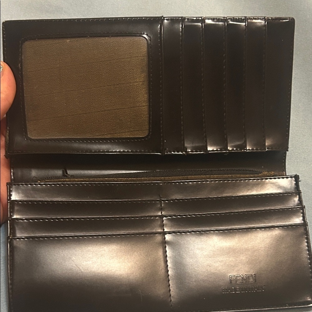Luxury Designer Inspired Black and Brown Logo Clutch Wallet - Picture 4 of 10